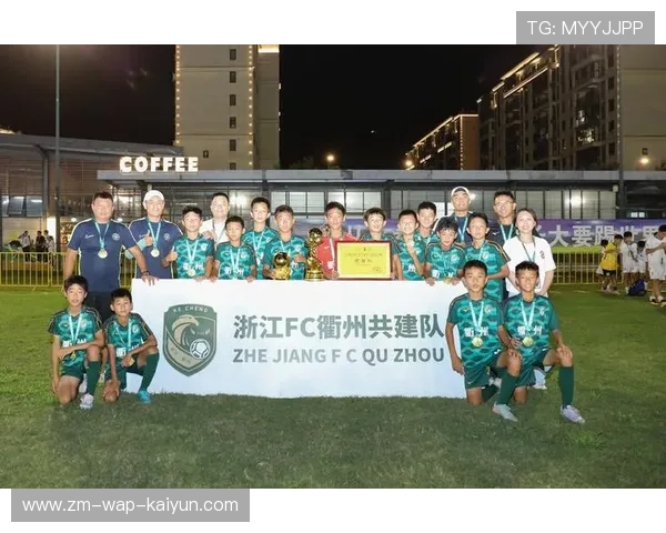 足球俱乐部在青训中推动跨文化交流与海外训练项目拓宽球员视野